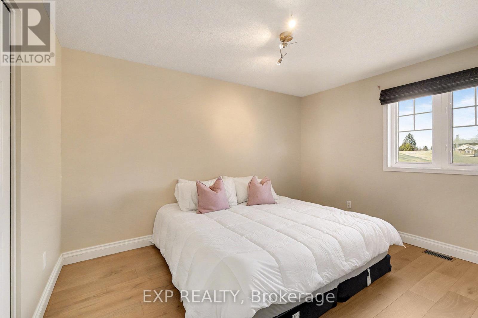 26 Thresher Avenue, Ottawa, Ontario  K2S 1X8 - Photo 25 - X12606212