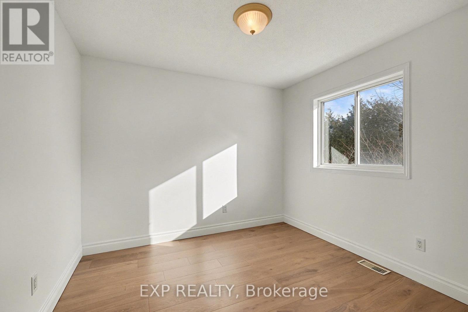 26 Thresher Avenue, Ottawa, Ontario  K2S 1X8 - Photo 28 - X12606212