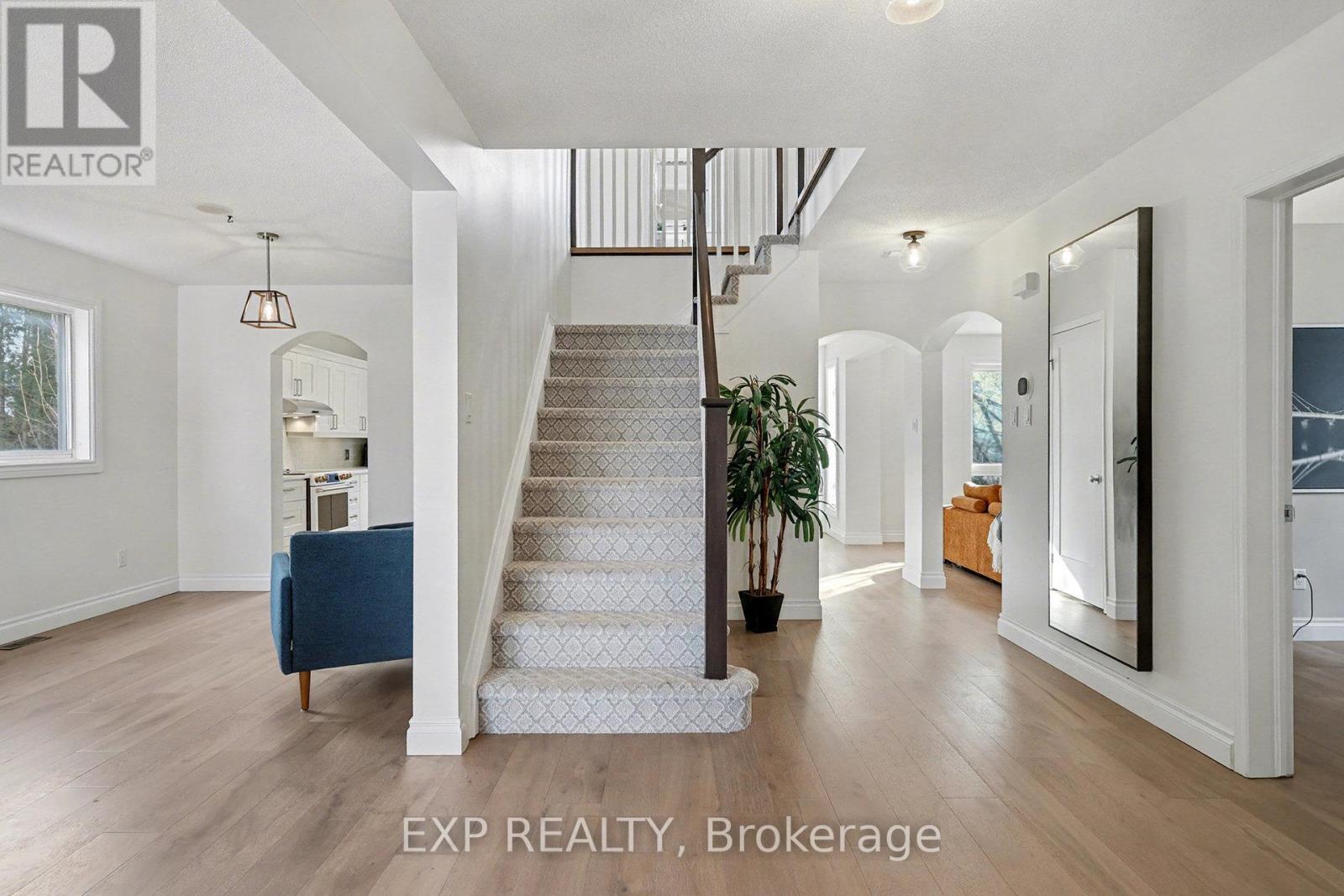 26 Thresher Avenue, Ottawa, Ontario  K2S 1X8 - Photo 4 - X12606212