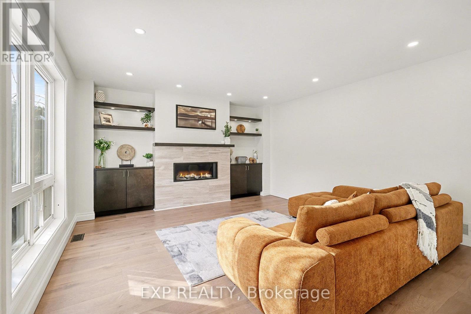 26 Thresher Avenue, Ottawa, Ontario  K2S 1X8 - Photo 5 - X12606212