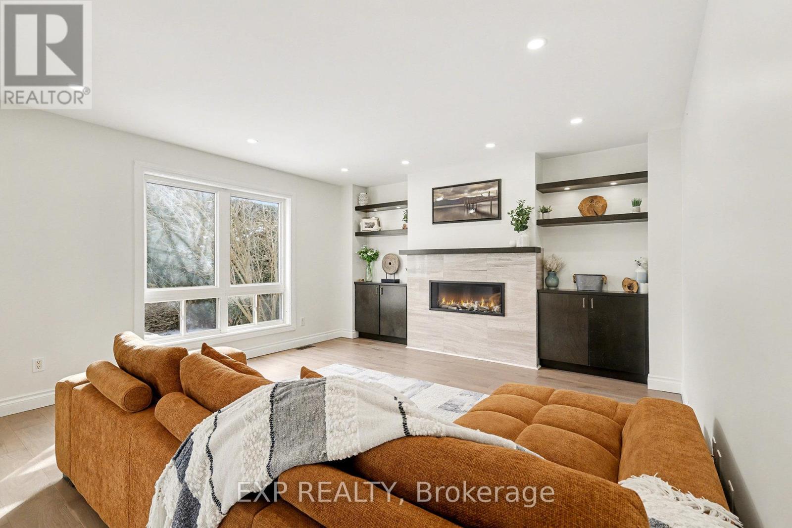 26 Thresher Avenue, Ottawa, Ontario  K2S 1X8 - Photo 6 - X12606212