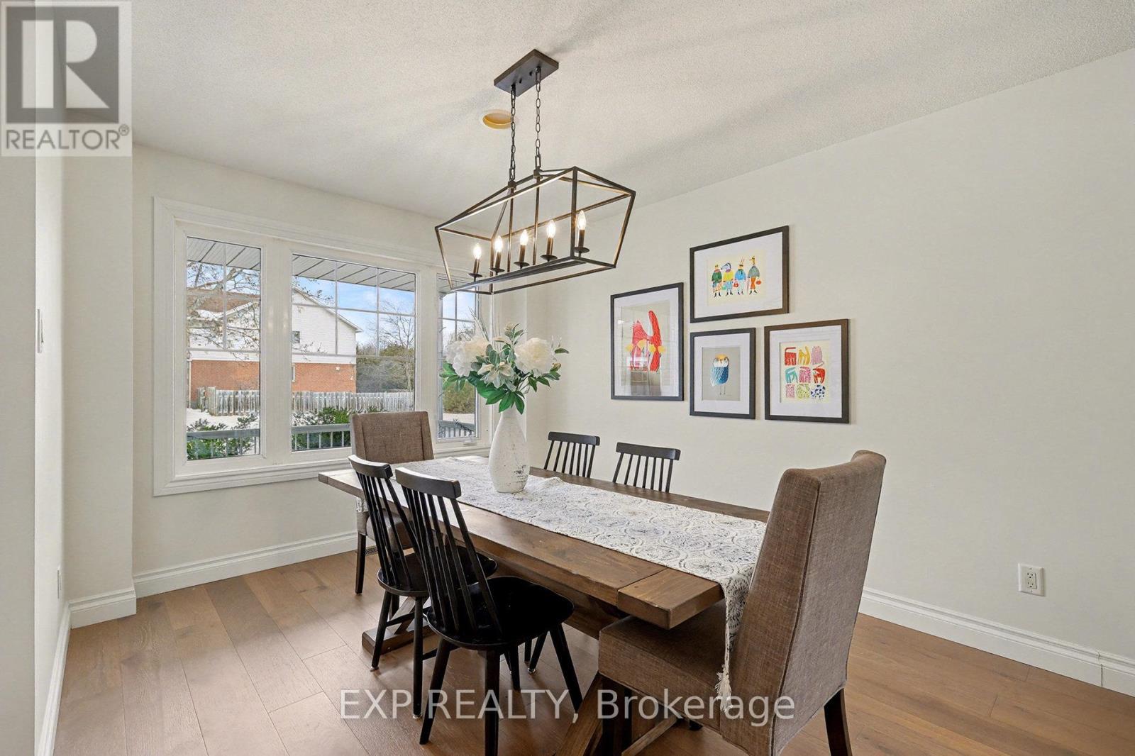 26 Thresher Avenue, Ottawa, Ontario  K2S 1X8 - Photo 8 - X12606212