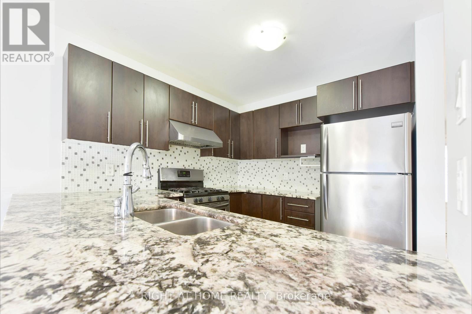 322 Brettonwood Ridge, Ottawa, Ontario  K2T 0H8 - Photo 10 - X12606322