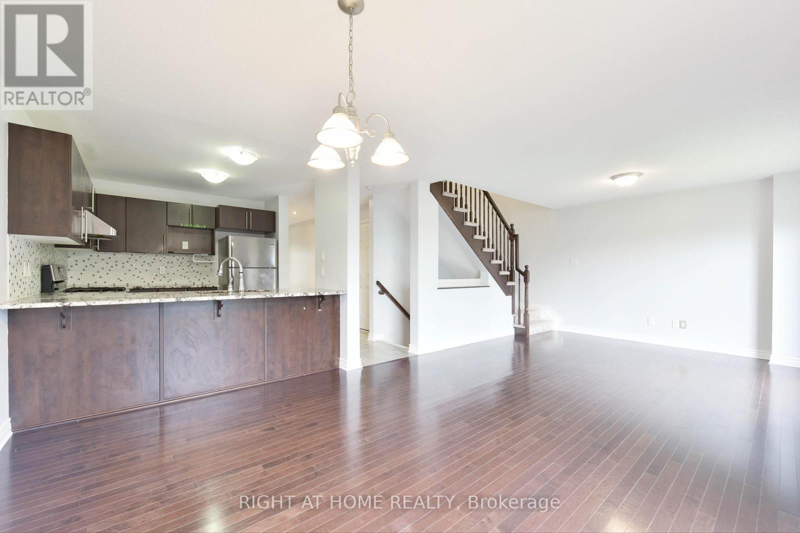 322 Brettonwood Ridge, Ottawa, Ontario  K2T 0H8 - Photo 11 - X12606322