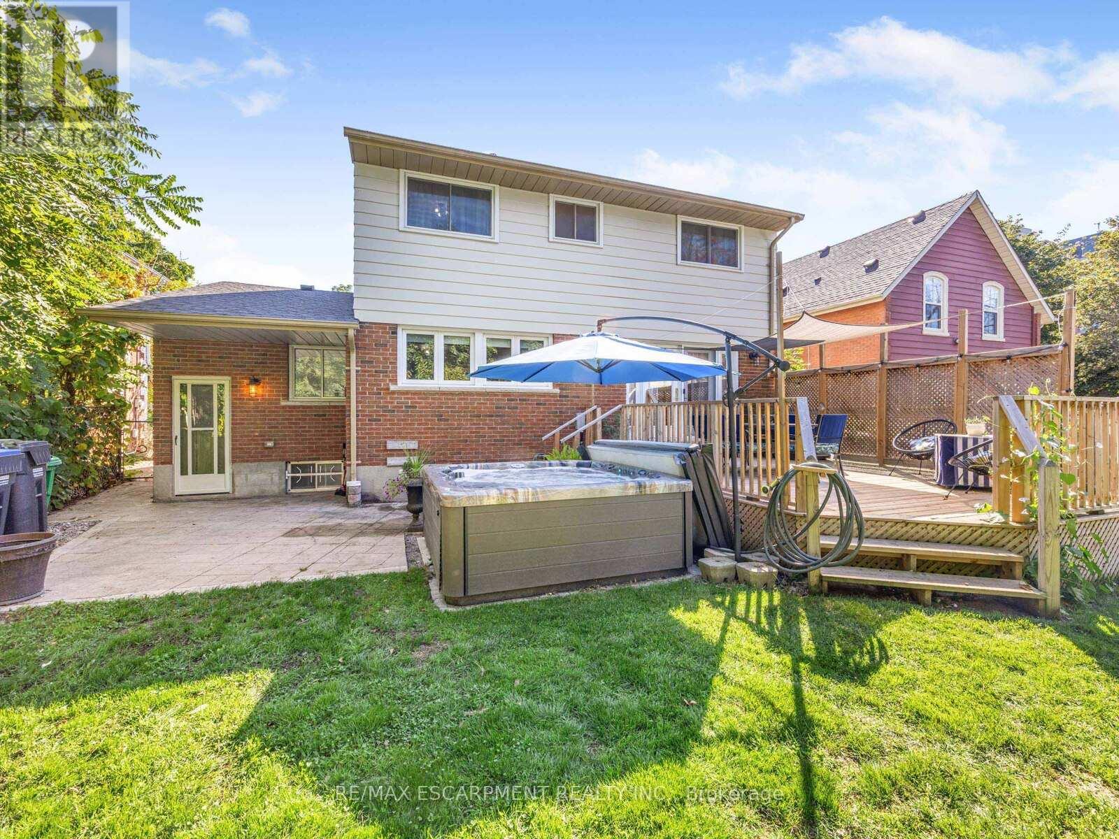 10 Alexander Street, Brampton, Ontario  L6V 1H6 - Photo 33 - W12445099