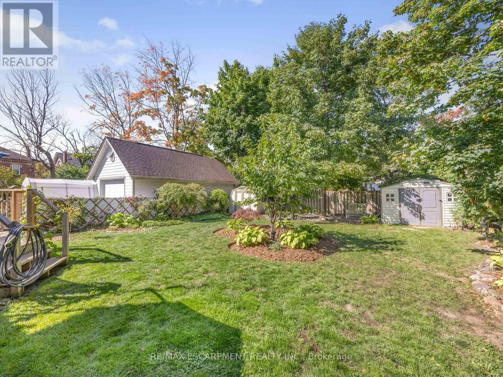 10 Alexander Street, Brampton, Ontario  L6V 1H6 - Photo 31 - W12445099