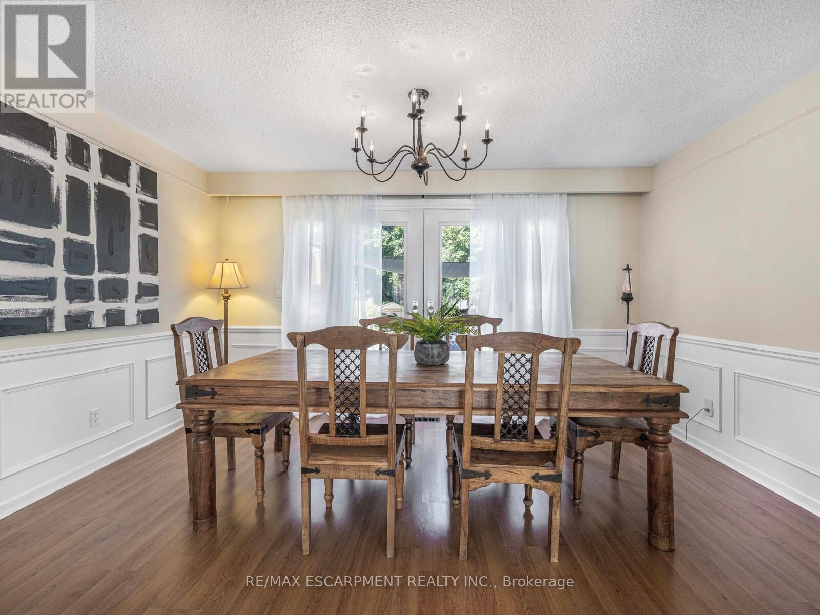 10 Alexander Street, Brampton, Ontario  L6V 1H6 - Photo 9 - W12445099