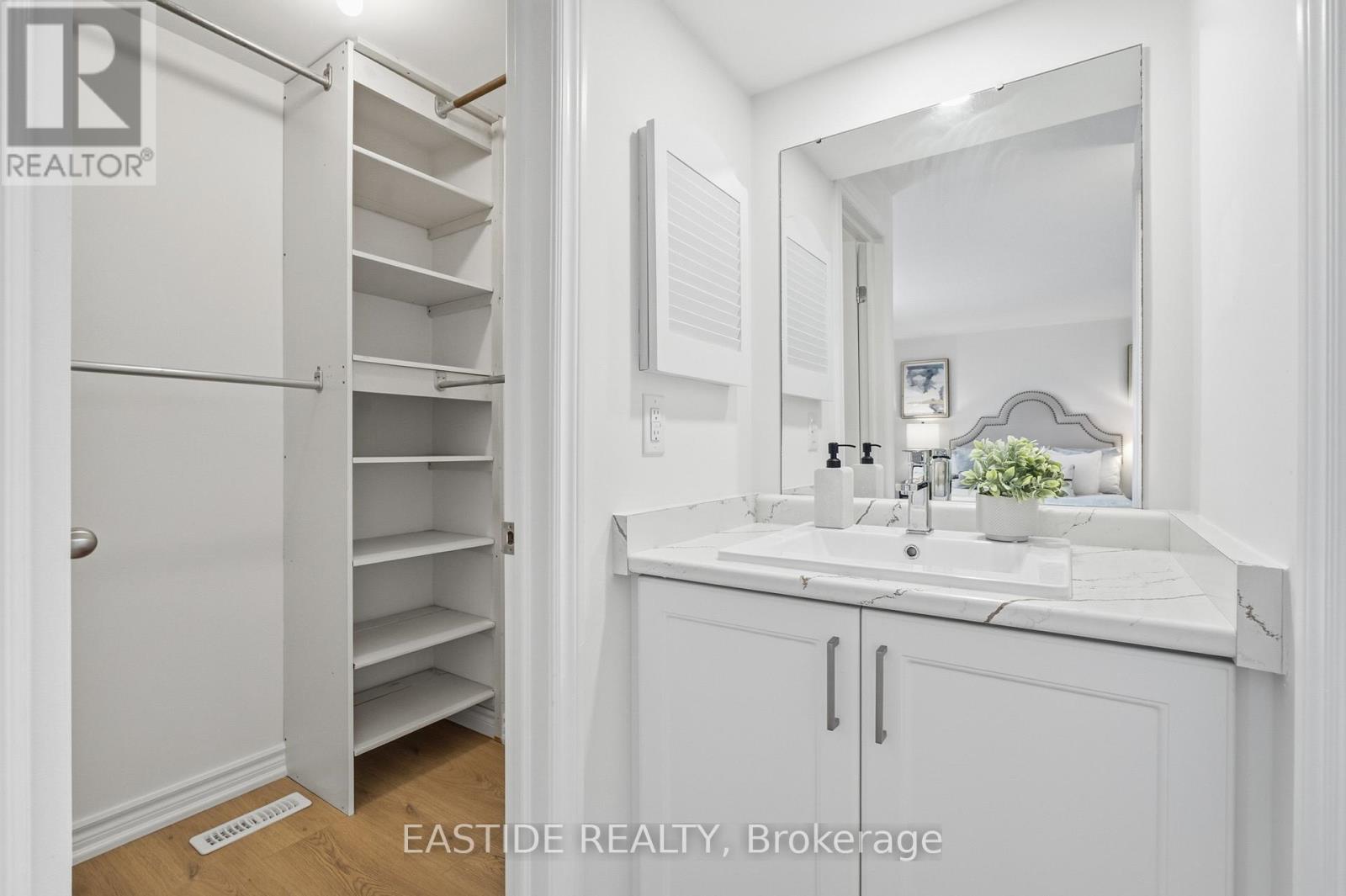 2909 Salerno Crescent, Mississauga, Ontario  L5N 1T3 - Photo 24 - W12603498