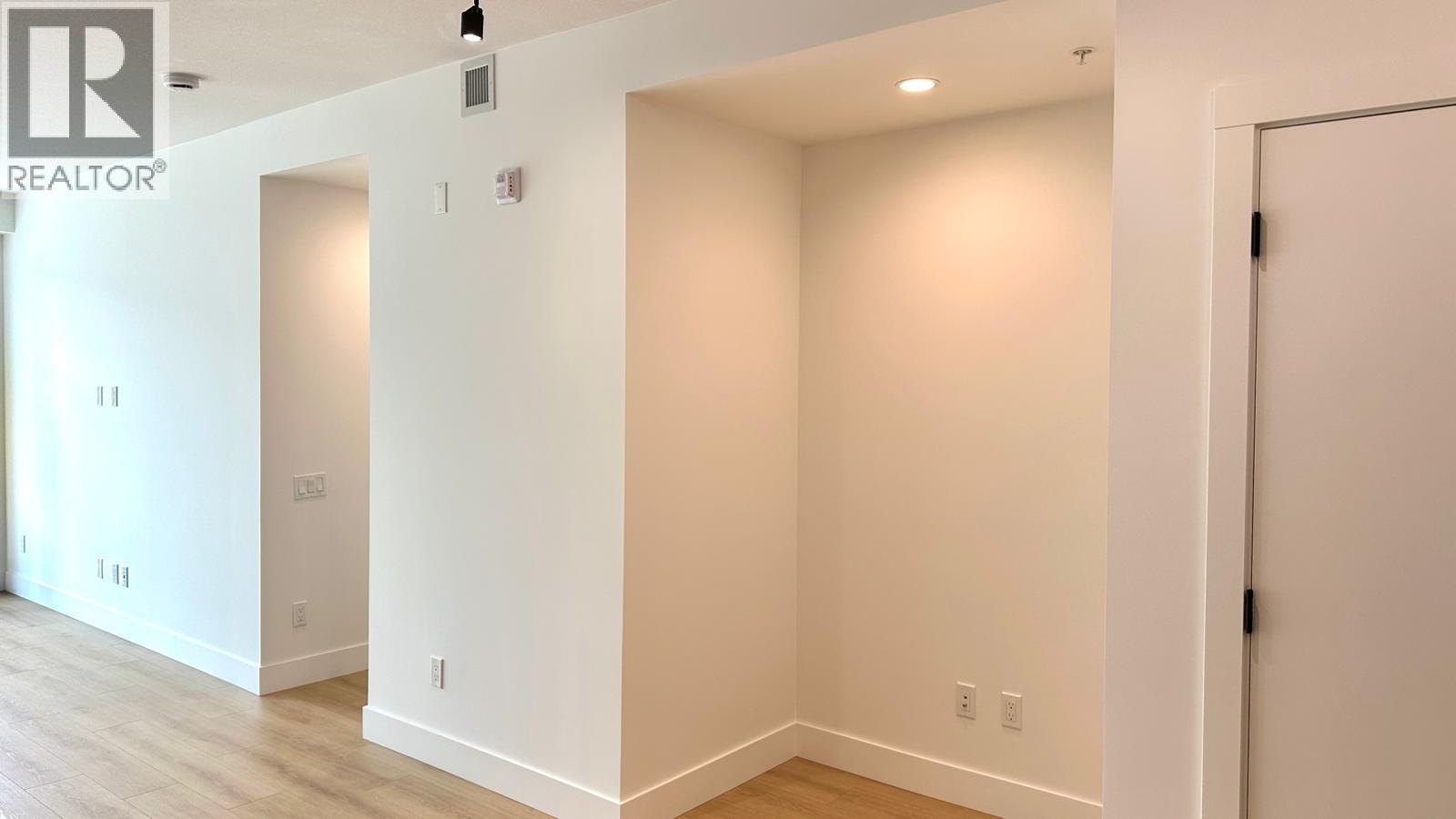 308 3015 Murray Street, Port Moody, British Columbia  V3H 1X3 - Photo 4 - R3072297