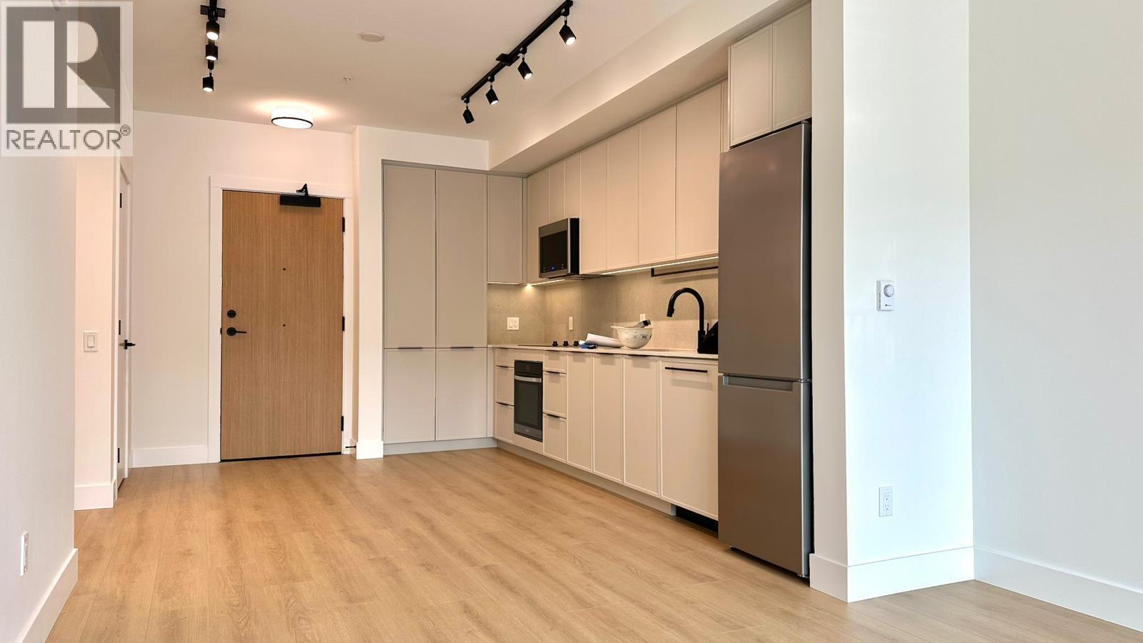 308 3015 Murray Street, Port Moody, British Columbia  V3H 1X3 - Photo 1 - R3072297