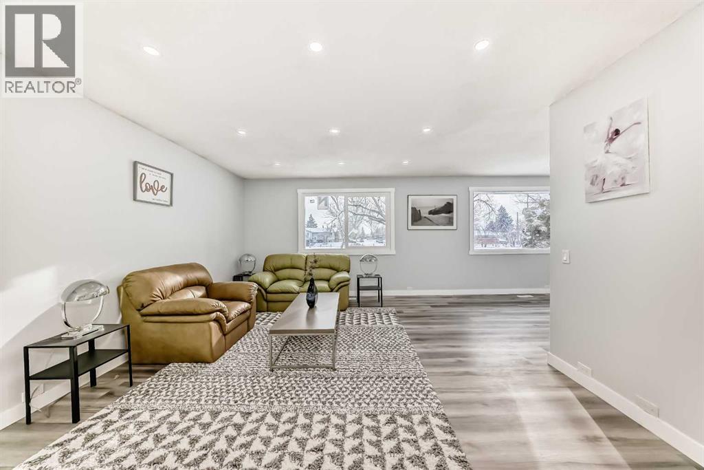 3429 33a Avenue Se, Calgary, Alberta  T2B 0k5 - Photo 9 - A2273161