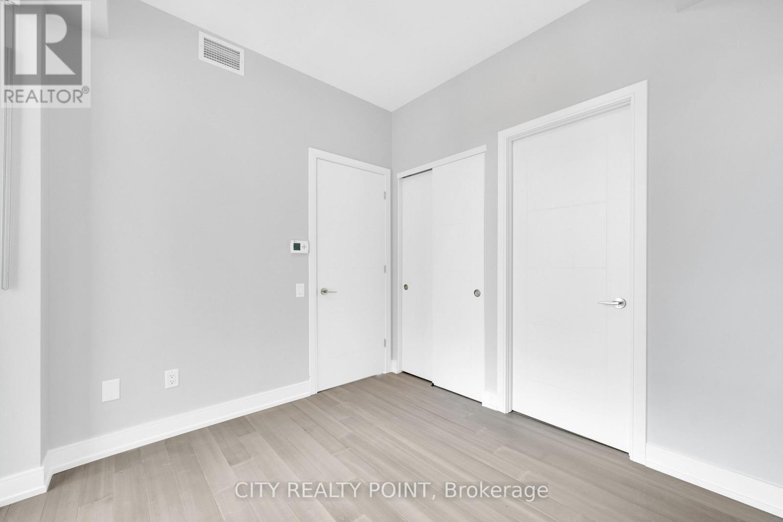 211 - 664 Spadina Avenue, Toronto, Ontario  M5S 2H7 - Photo 3 - C12606278