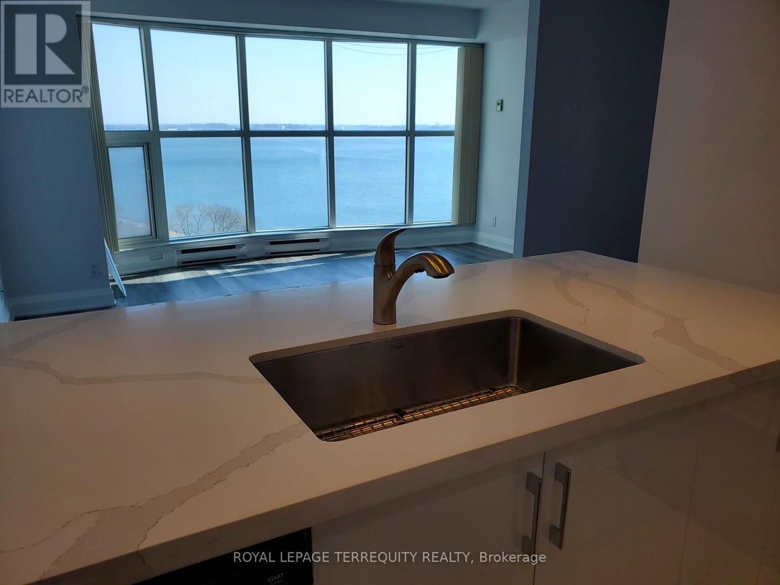 1405 - 99 Harbour Square, Toronto (Waterfront Communities), Ontario  M5J 2H2 - Photo 33 - C12606308