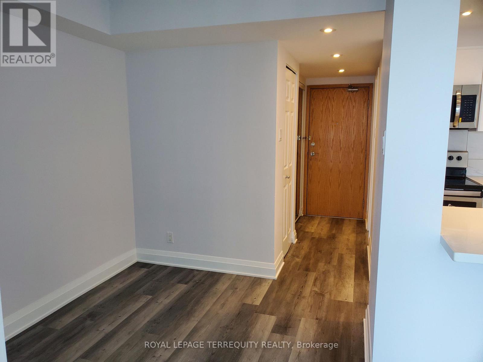 1405 - 99 Harbour Square, Toronto (Waterfront Communities), Ontario  M5J 2H2 - Photo 35 - C12606308