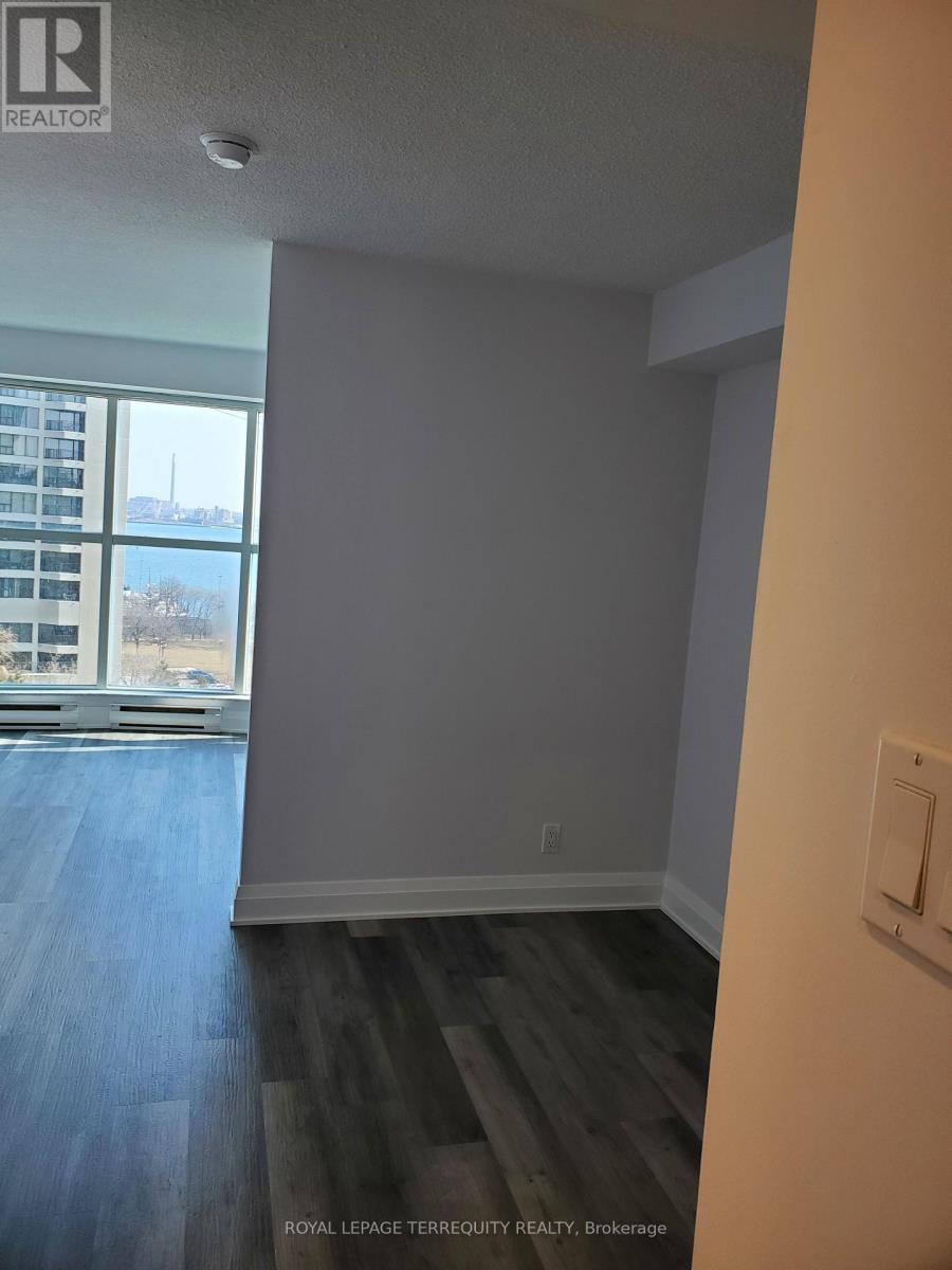 1405 - 99 Harbour Square, Toronto (Waterfront Communities), Ontario  M5J 2H2 - Photo 37 - C12606308