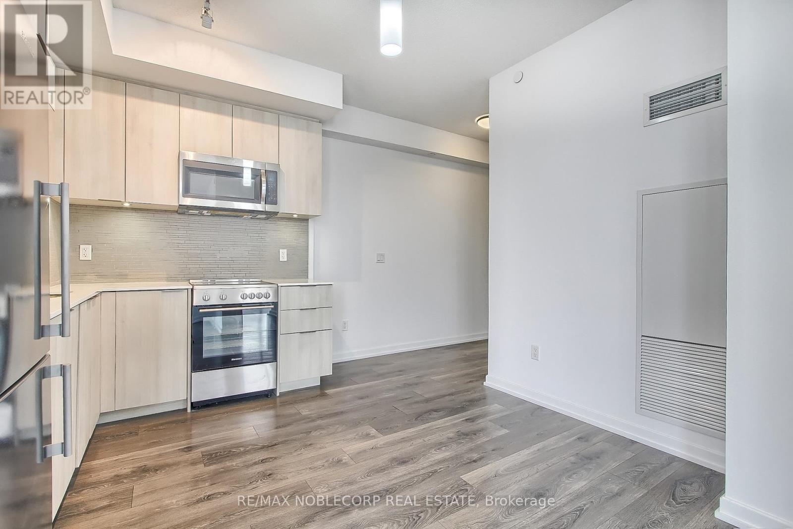 610 - 50 Forest Manor Road, Toronto, Ontario  M5J 1M6 - Photo 17 - C12606320