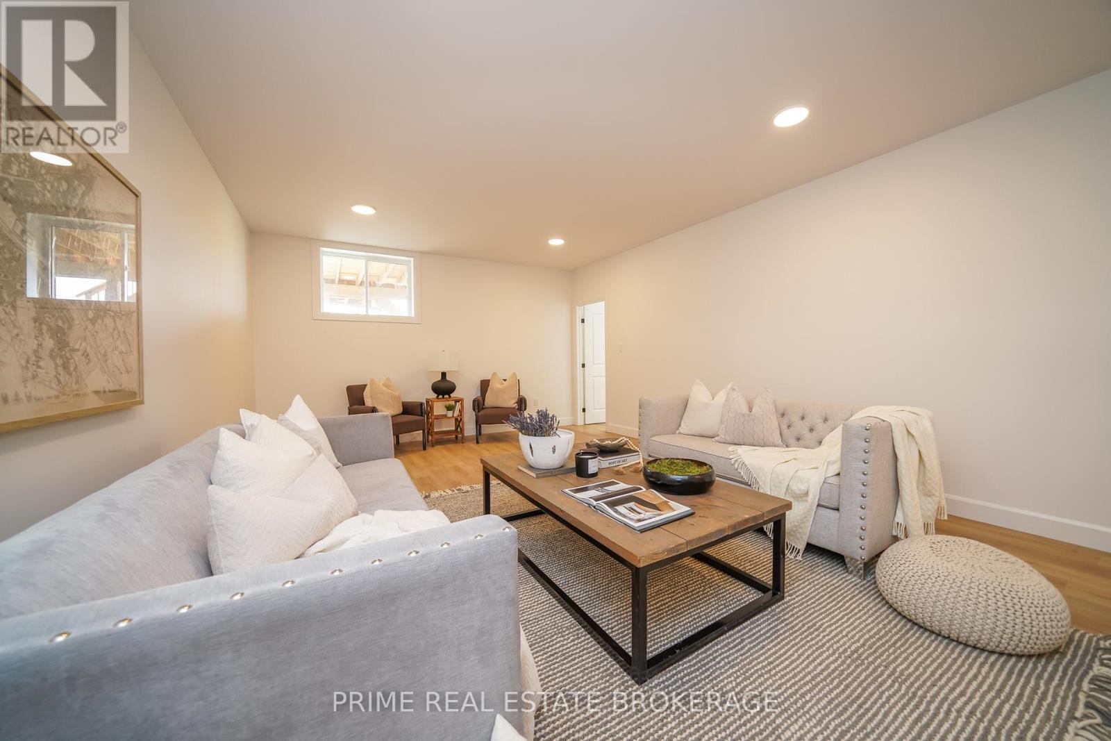 55 - 2 Coastal Crescent, Lambton Shores, Ontario  N0M 1T0 - Photo 34 - X12443222