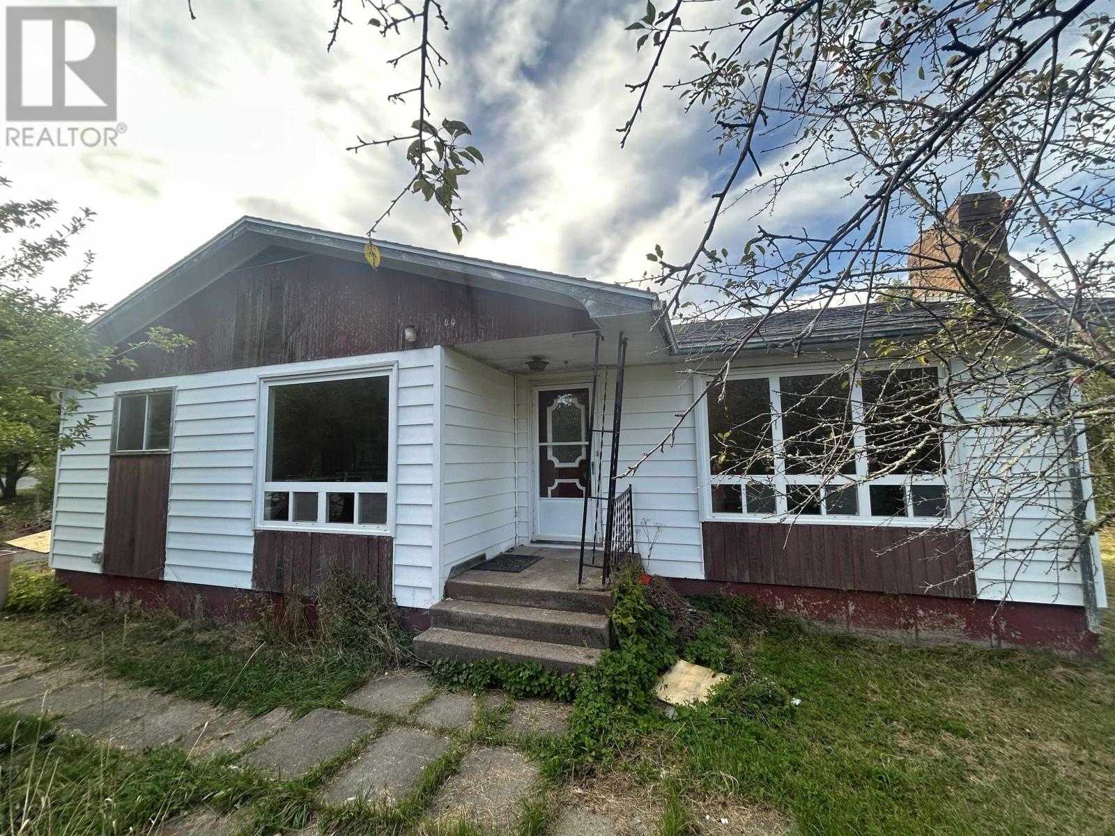 44 Weir Avenue, Stellarton, Nova Scotia