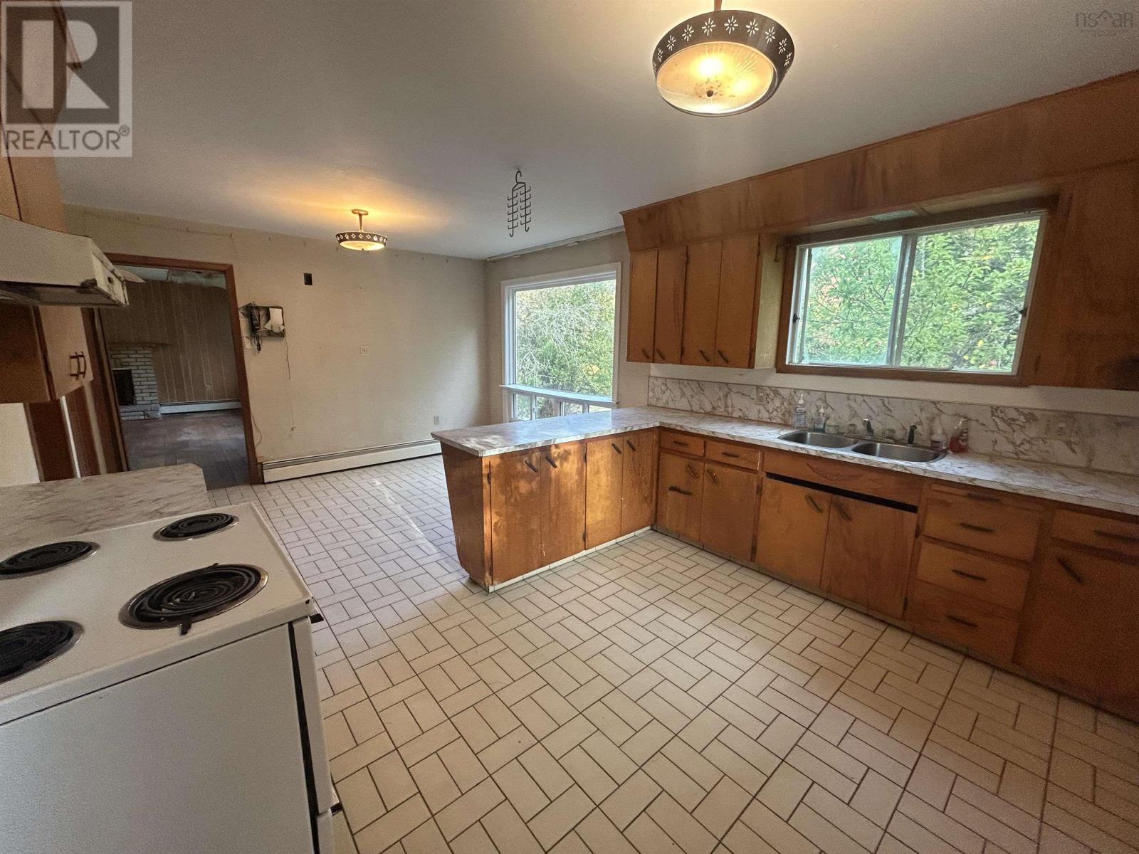 44 Weir Avenue, Stellarton, Nova Scotia  B0K 1S0 - Photo 4 - 202524260