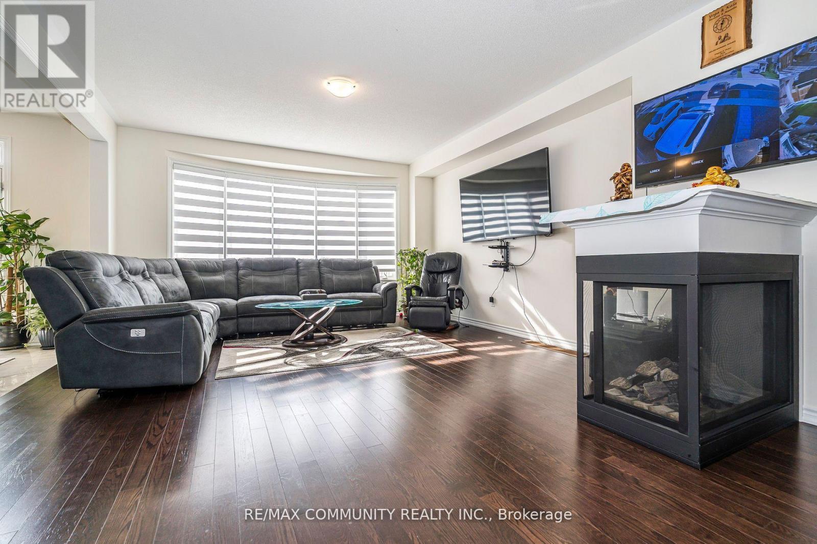 11 Northern Breeze Crescent, Whitby, Ontario  L1R 0P4 - Photo 10 - E12606160