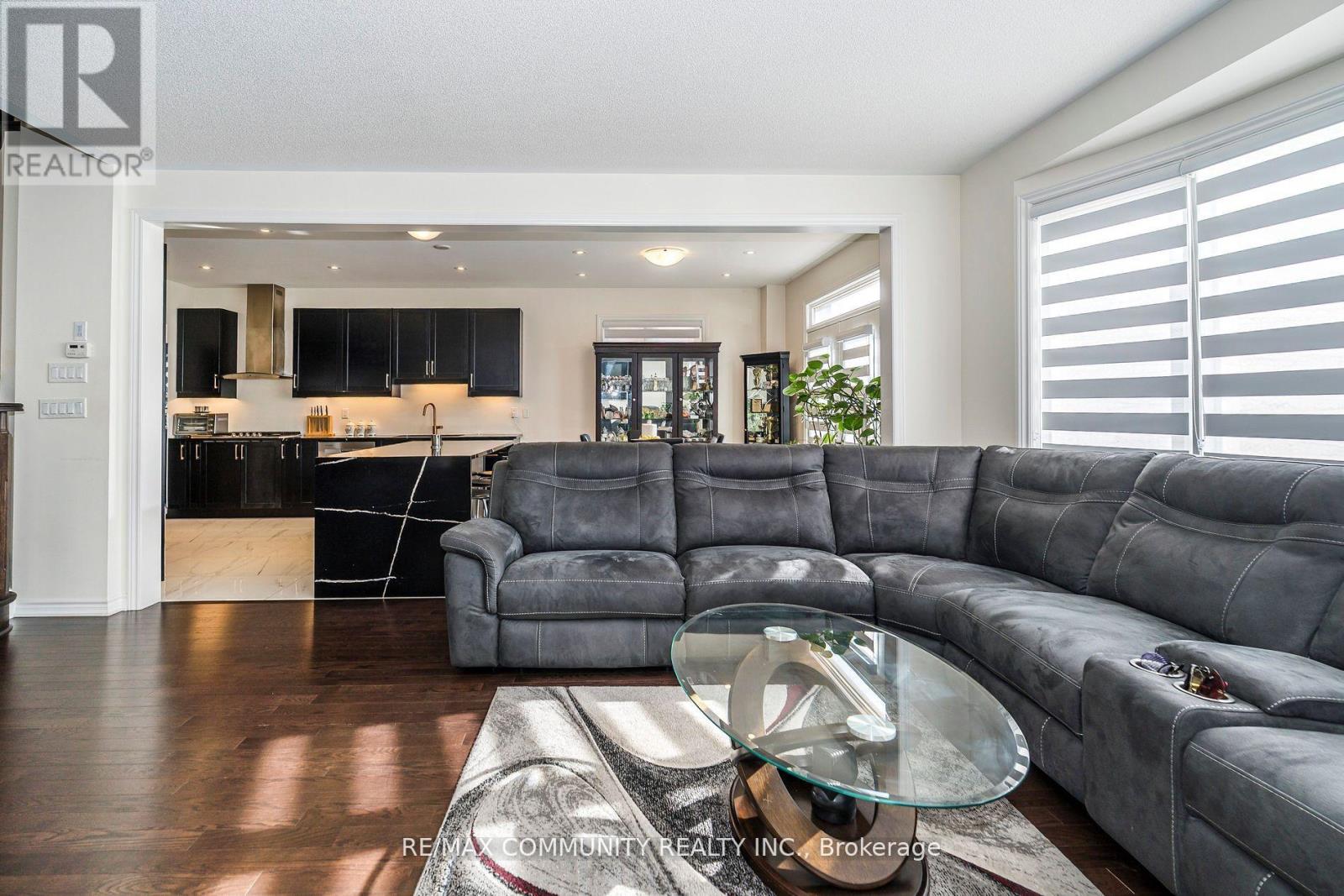 11 Northern Breeze Crescent, Whitby, Ontario  L1R 0P4 - Photo 12 - E12606160