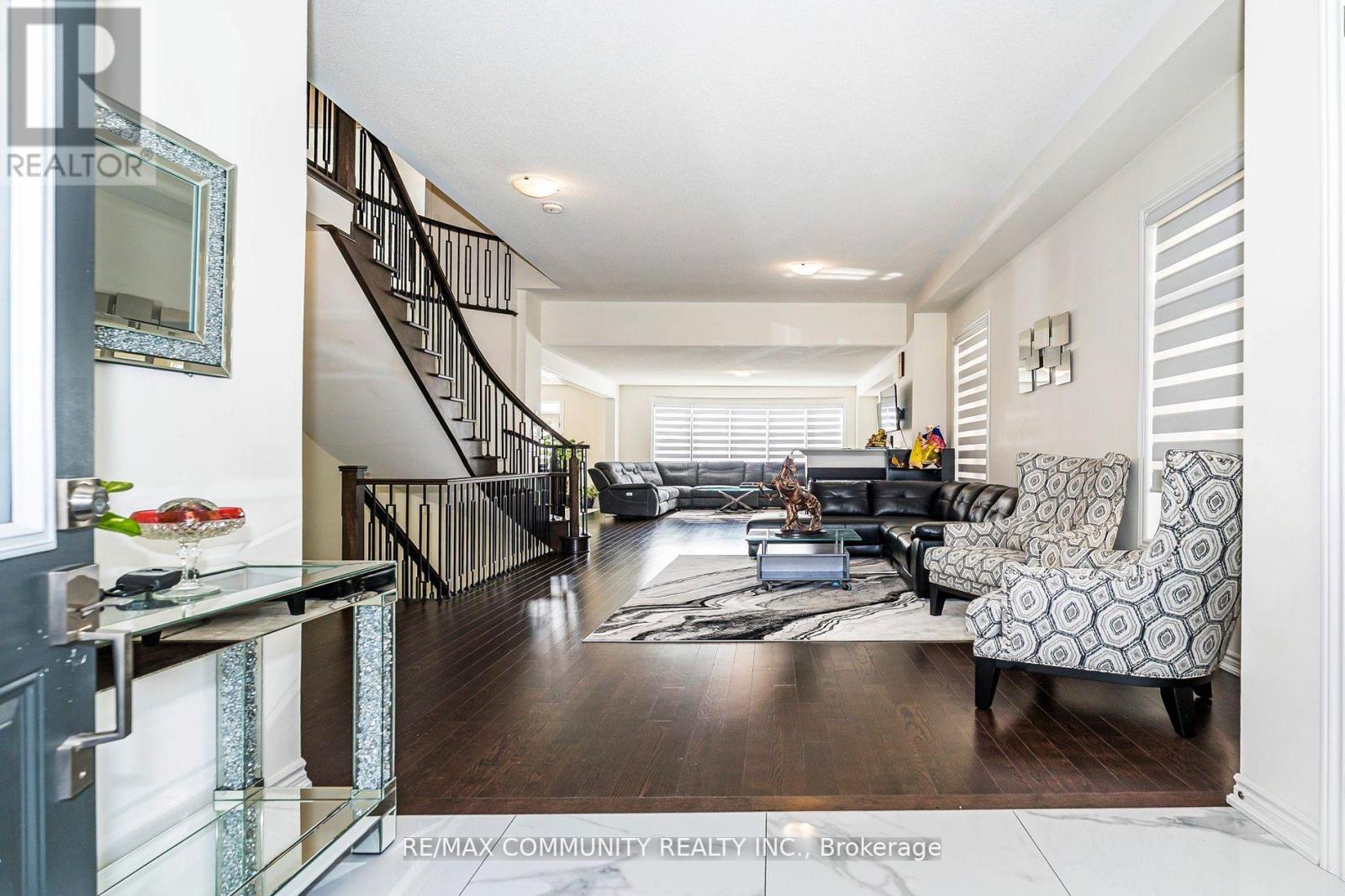 11 Northern Breeze Crescent, Whitby, Ontario  L1R 0P4 - Photo 6 - E12606160