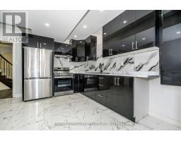 11 NORTHERN BREEZE CRESCENT, Whitby, Ontario