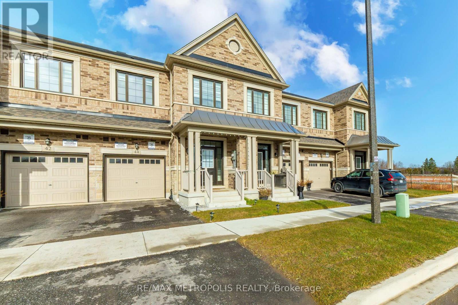 44 REIGATE AVENUE, Whitby, Ontario