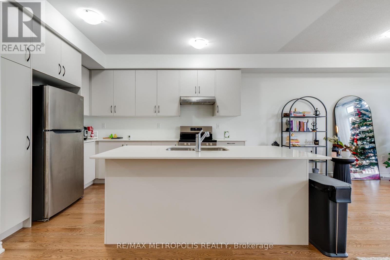 44 Reigate Avenue, Whitby, Ontario  L1P 1Y3 - Photo 11 - E12606240