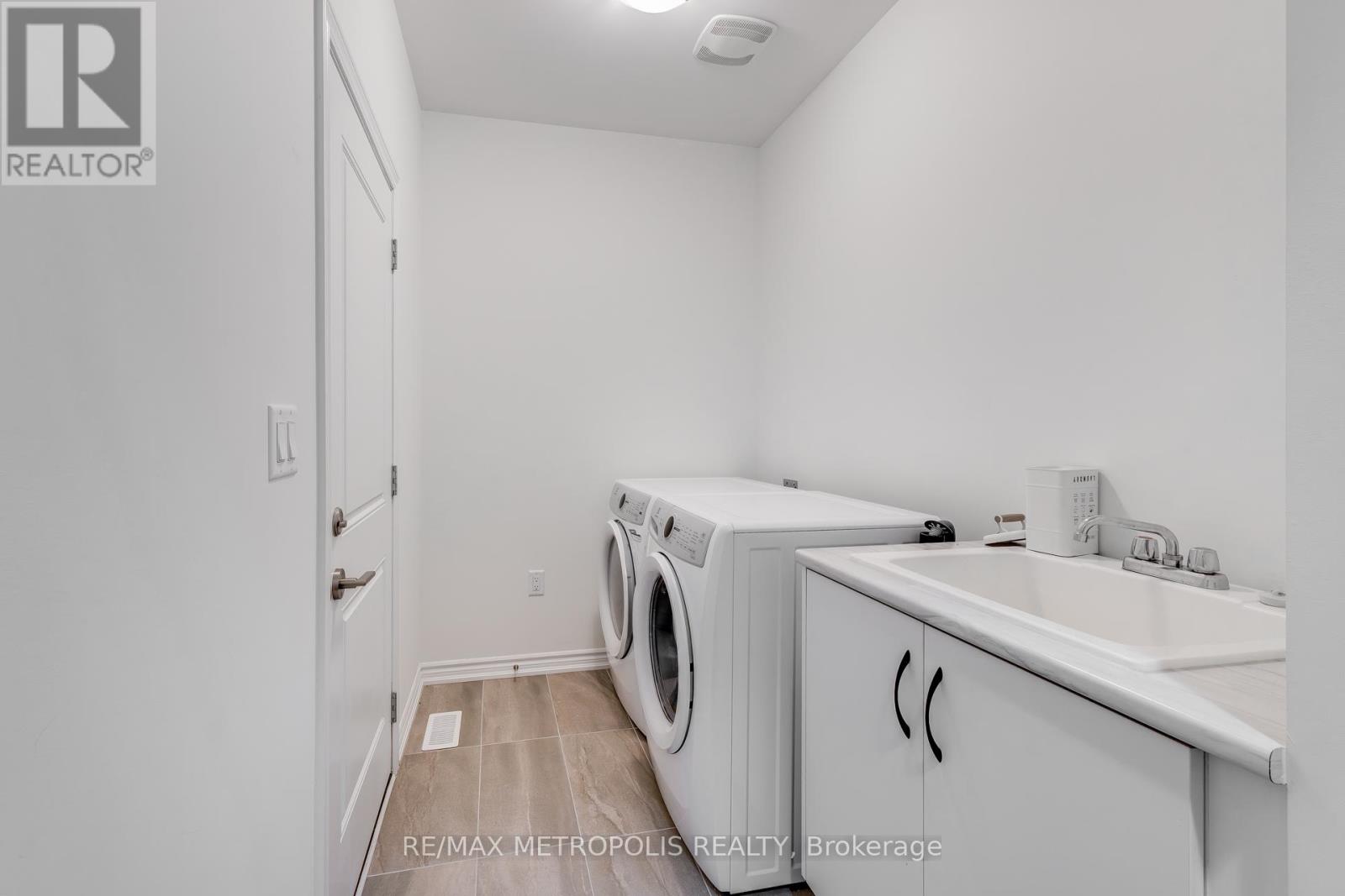 44 Reigate Avenue, Whitby, Ontario  L1P 1Y3 - Photo 18 - E12606240