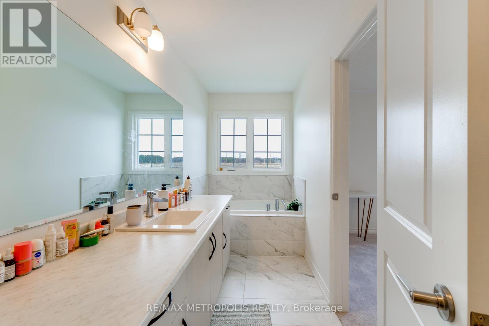 44 Reigate Avenue, Whitby, Ontario  L1P 1Y3 - Photo 19 - E12606240