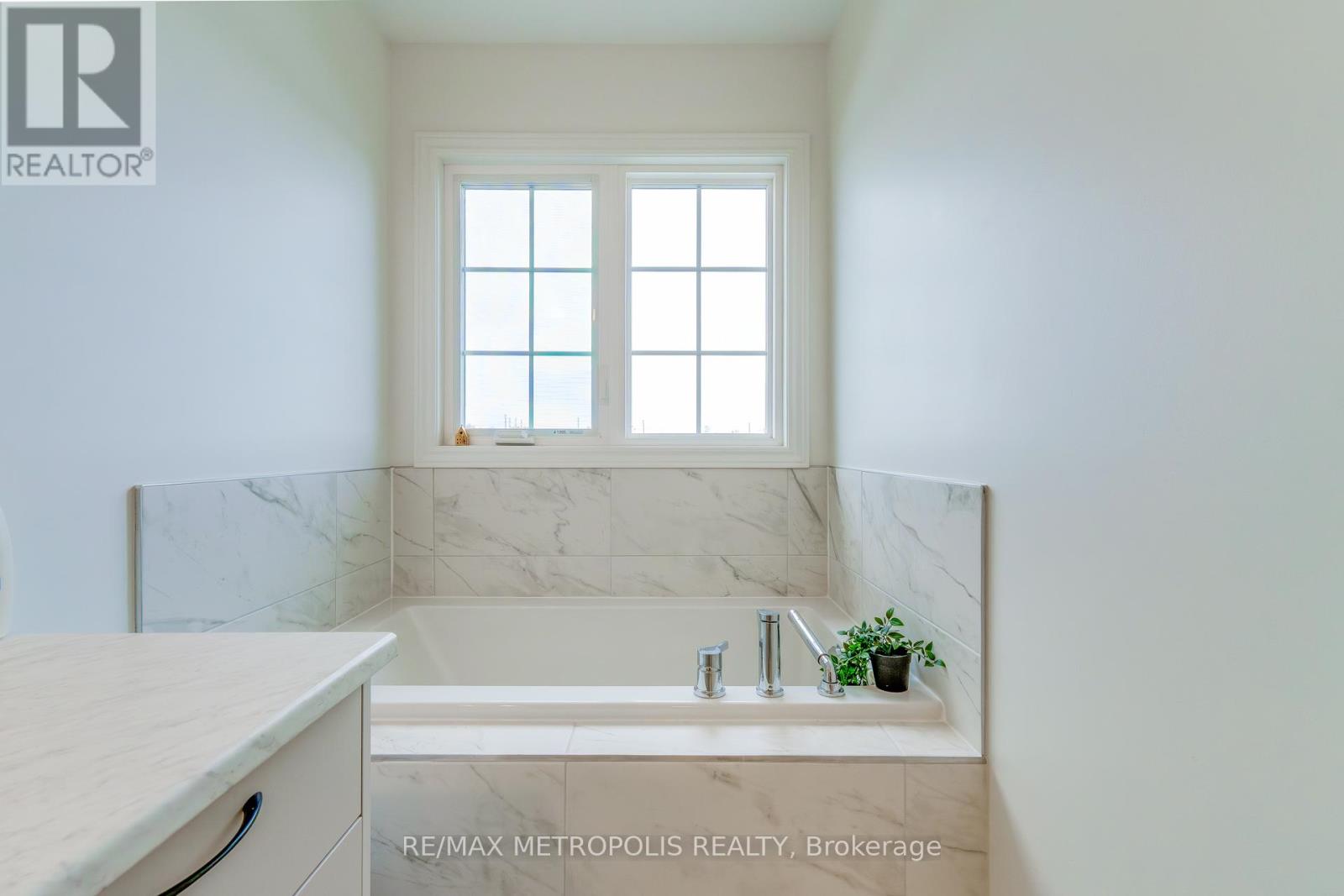 44 Reigate Avenue, Whitby, Ontario  L1P 1Y3 - Photo 20 - E12606240