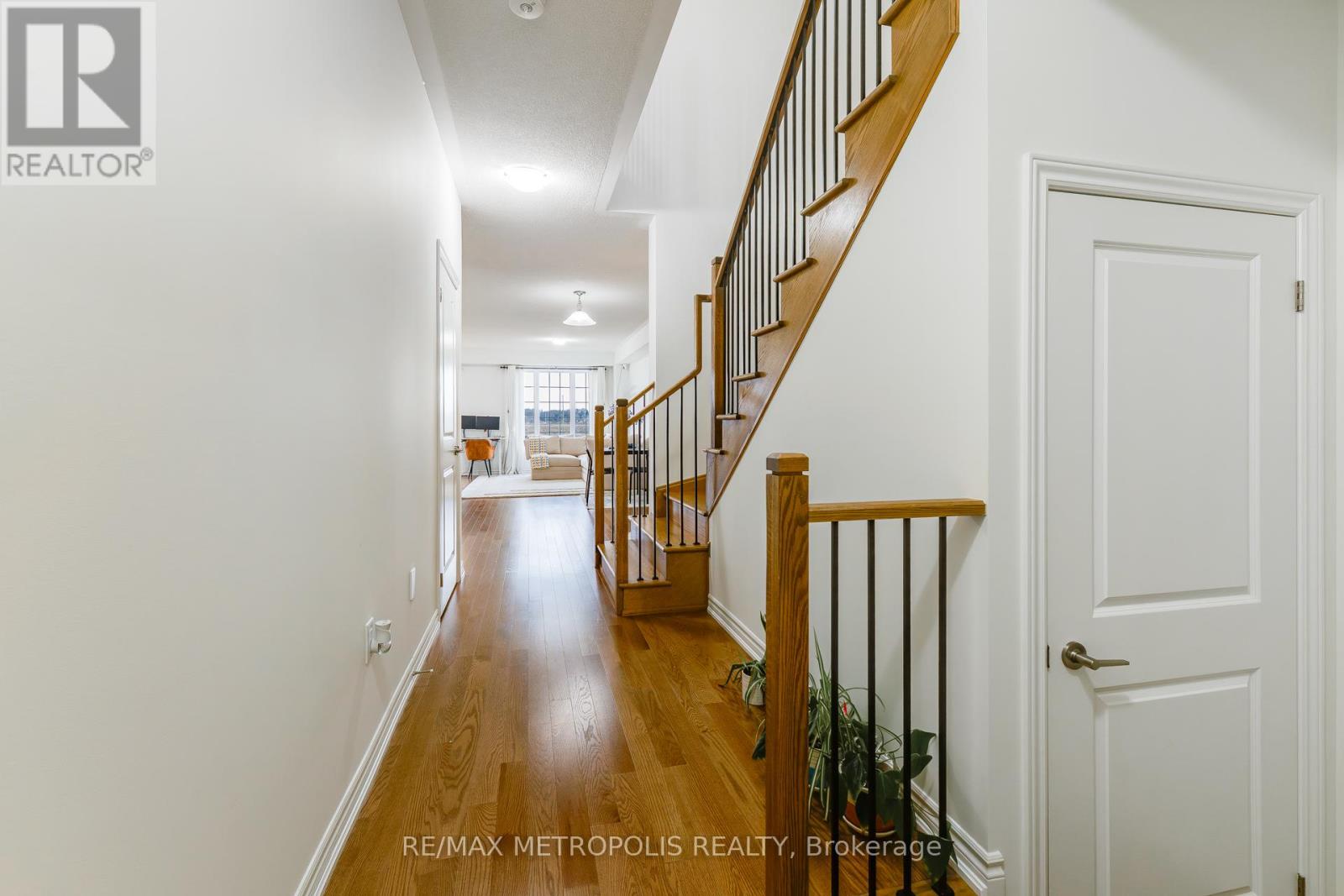 44 Reigate Avenue, Whitby, Ontario  L1P 1Y3 - Photo 9 - E12606240