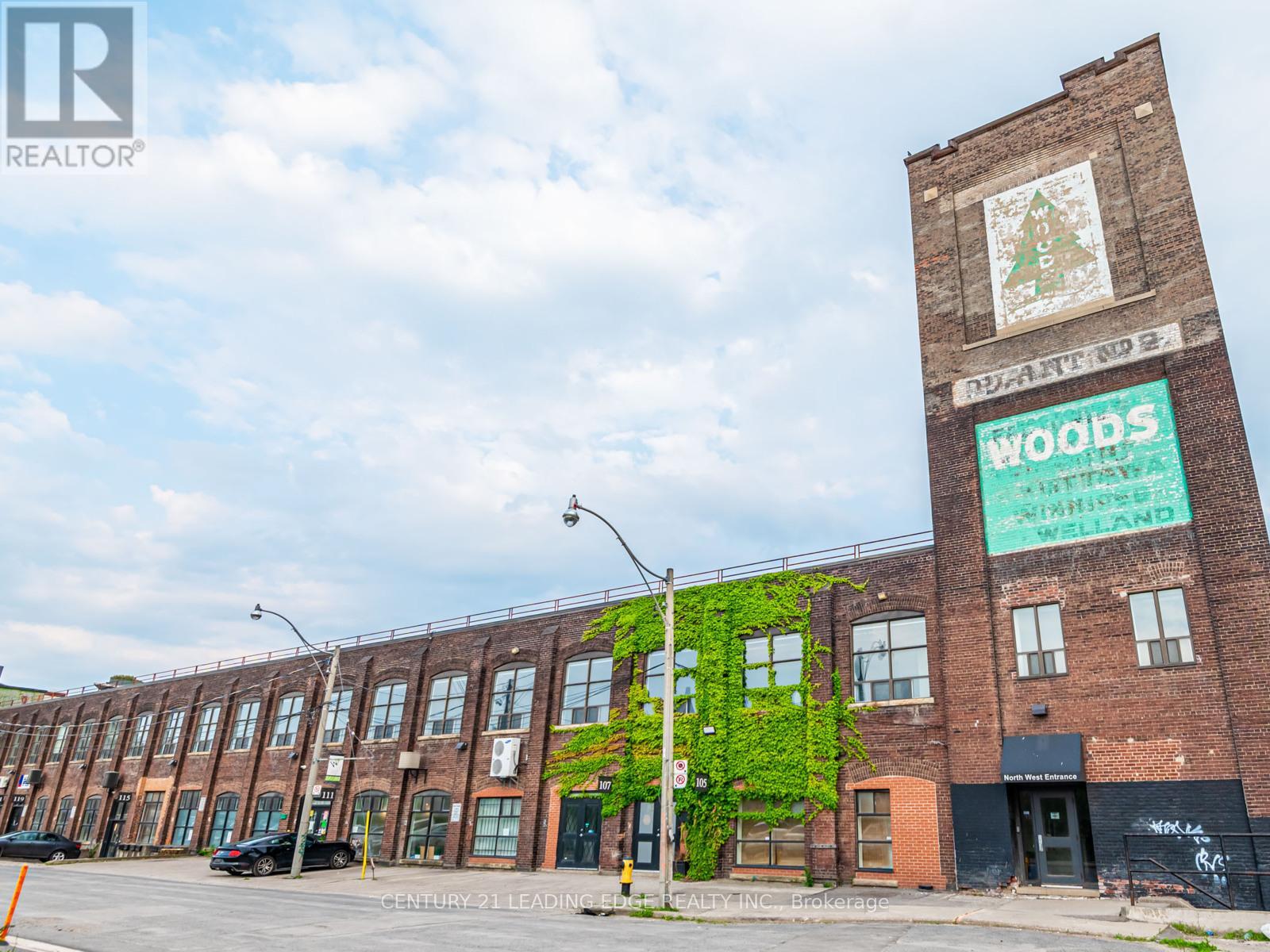 19 DICKENS STREET, Toronto, Ontario