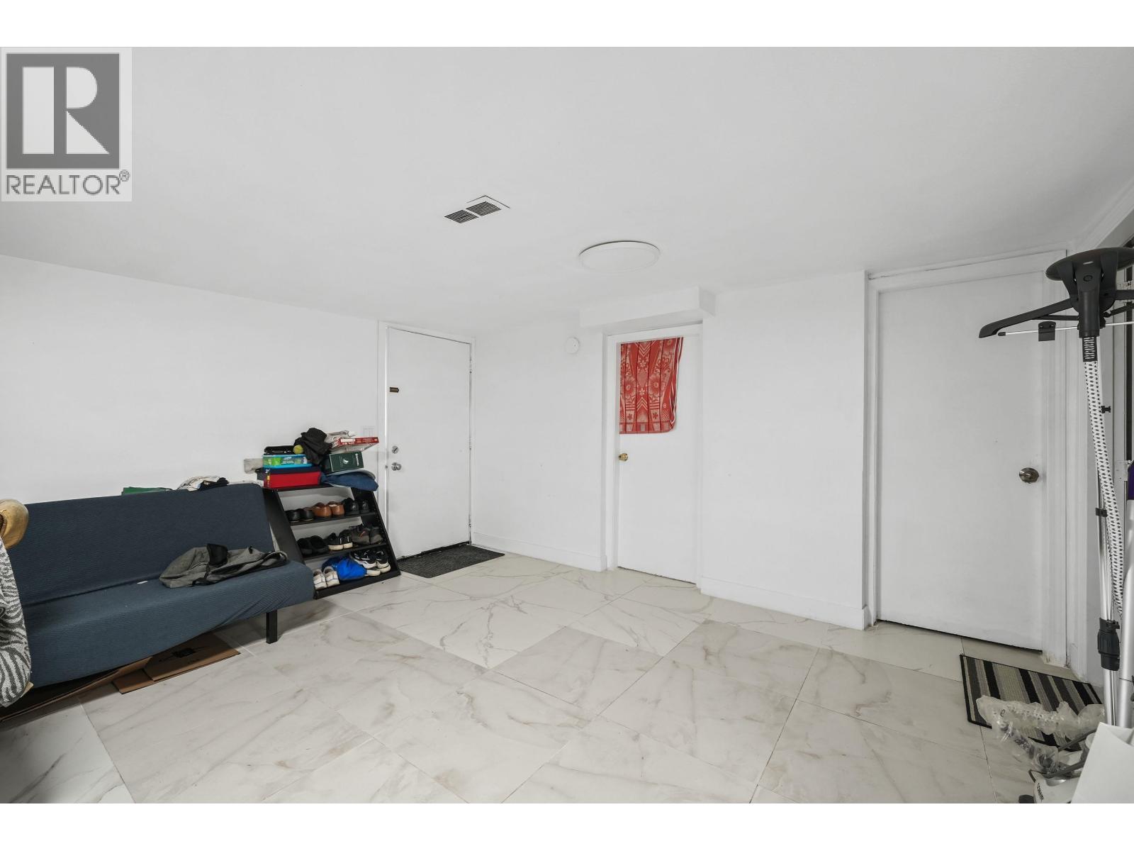 2316 Nanaimo Street, Vancouver, British Columbia  V5N 5E3 - Photo 14 - R3070075