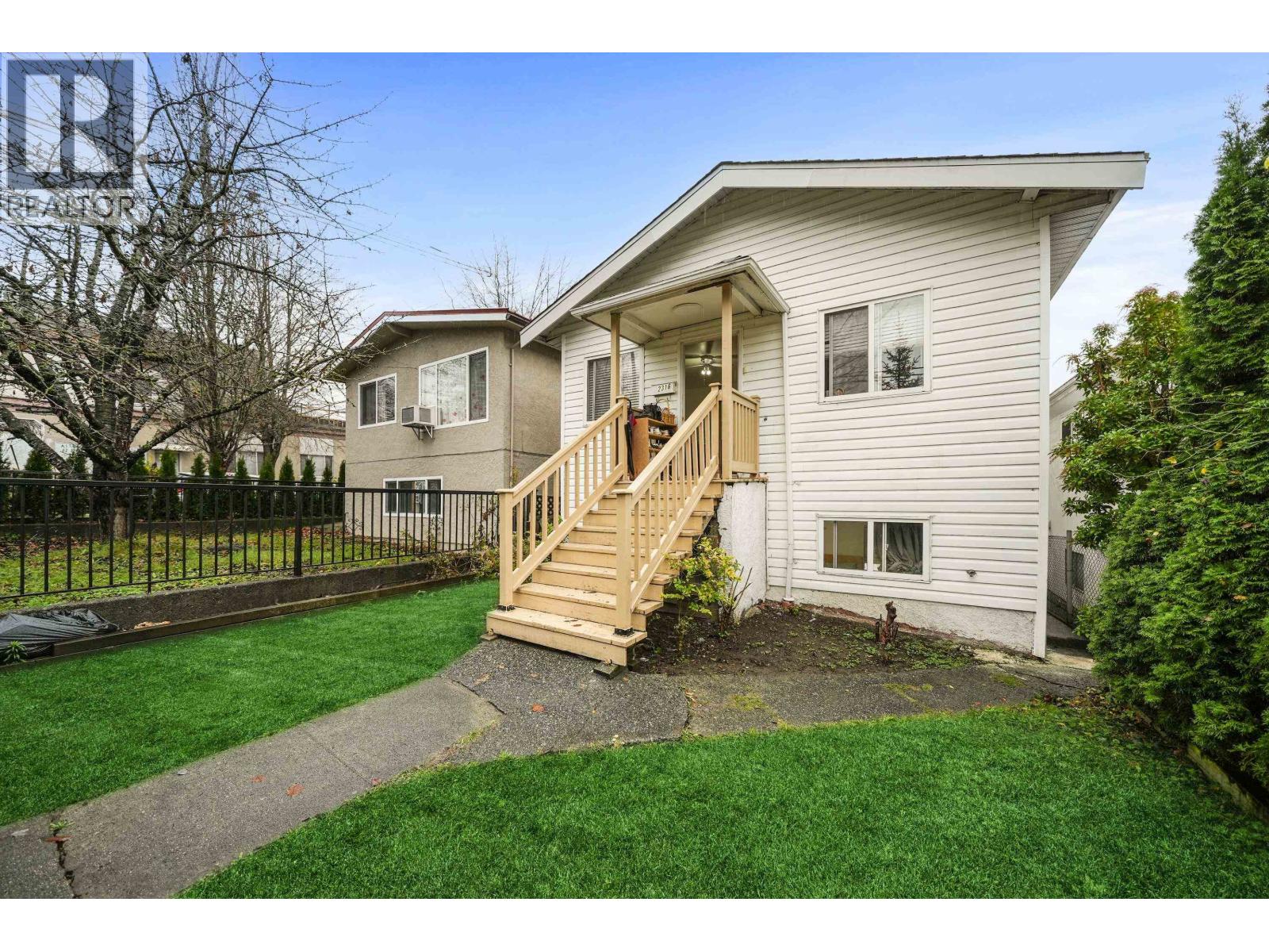 2316 Nanaimo Street, Vancouver, British Columbia  V5N 5E3 - Photo 3 - R3070075