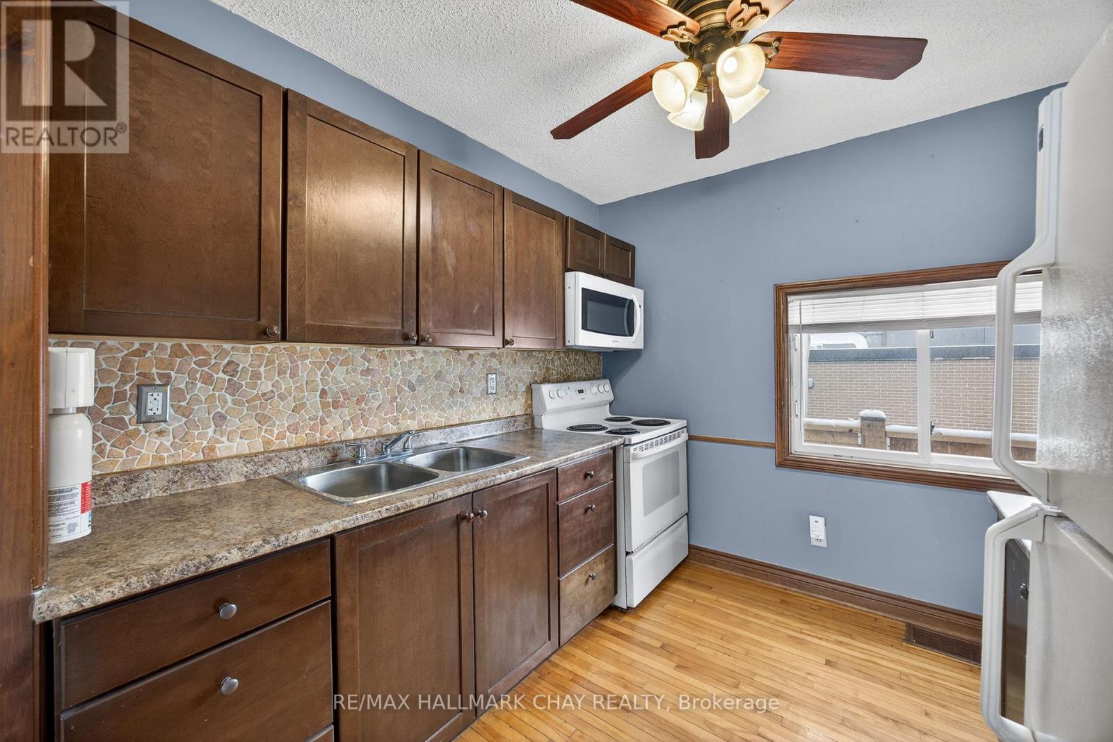 114 Burton Avenue, Barrie, Ontario  L4N 2R8 - Photo 17 - S12535816