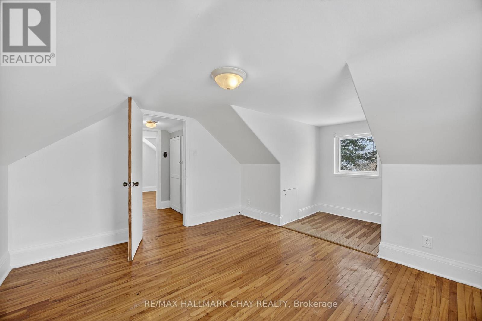 114 Burton Avenue, Barrie, Ontario  L4N 2R8 - Photo 6 - S12535816