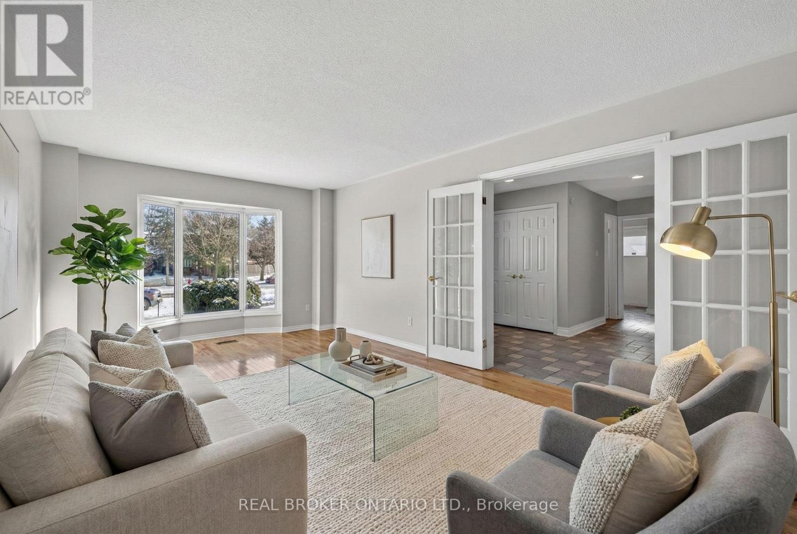 28 Blyth Street W, Richmond Hill, Ontario  L4E 2Y1 - Photo 3 - N12606184