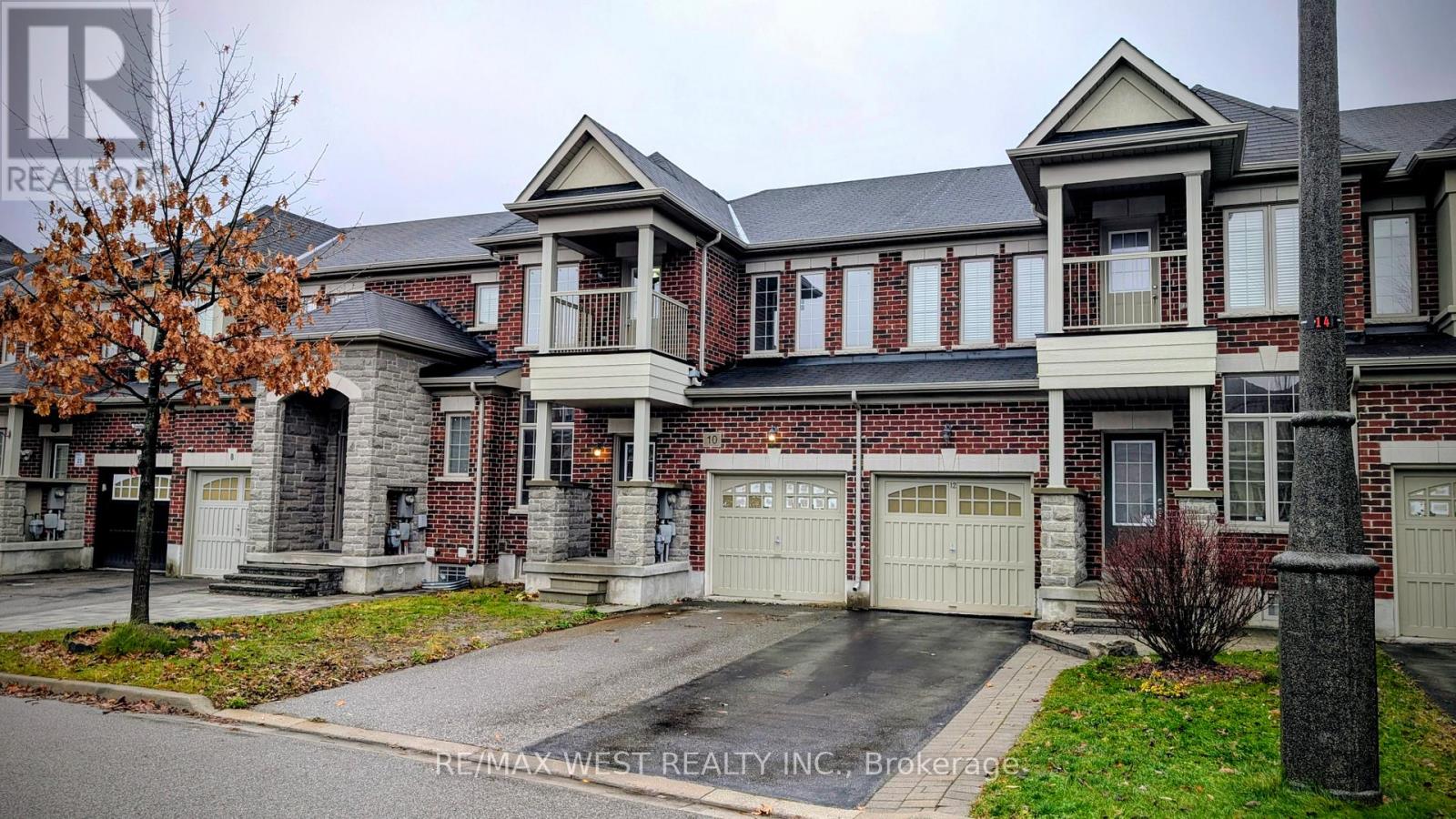 10 MOORE'S COURT, Markham, Ontario
