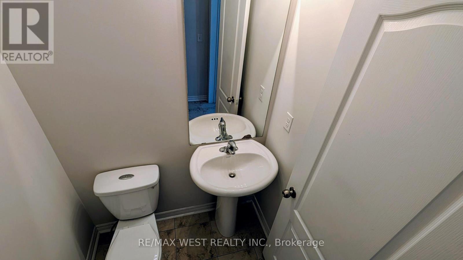 10 Moore's Court, Markham, Ontario  L6B 0V6 - Photo 10 - N12606206