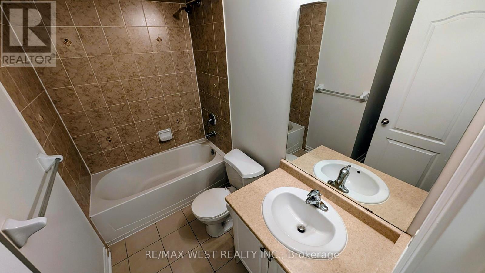 10 Moore's Court, Markham, Ontario  L6B 0V6 - Photo 19 - N12606206