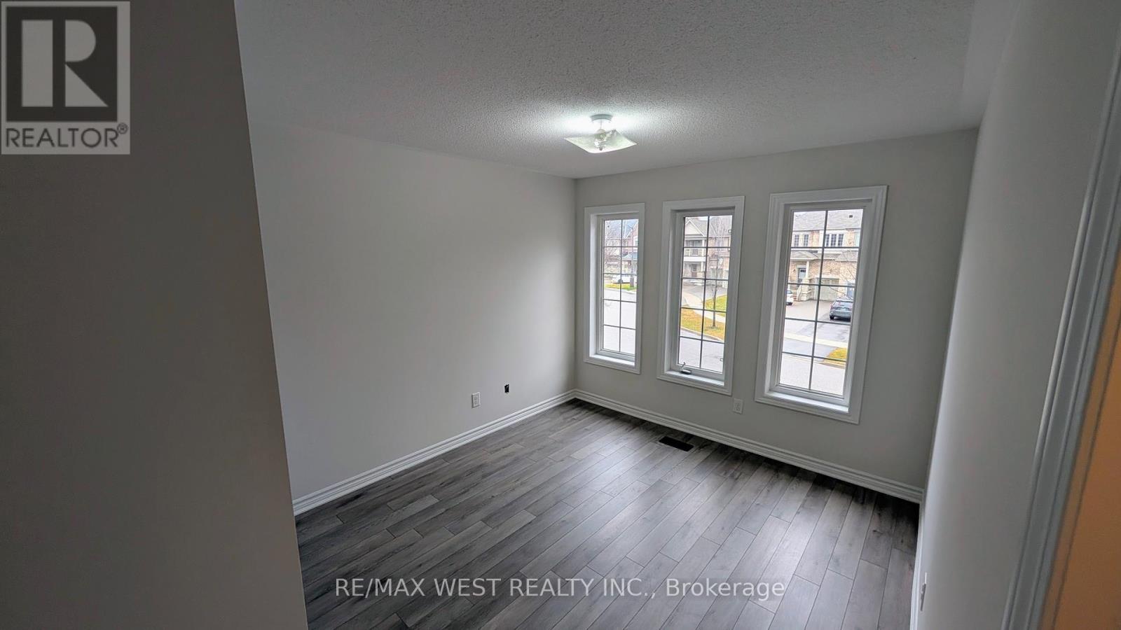 10 Moore's Court, Markham, Ontario  L6B 0V6 - Photo 21 - N12606206