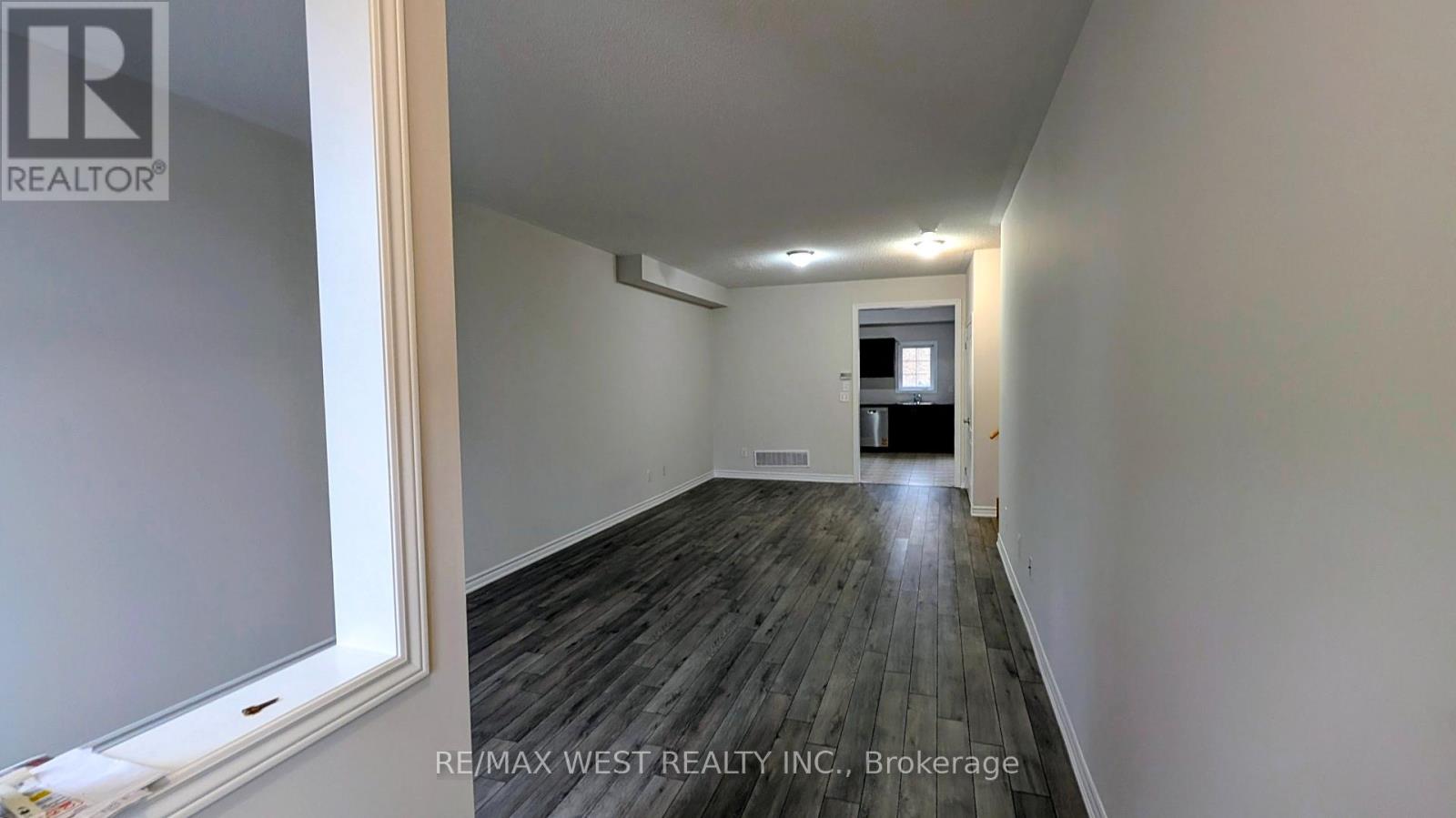 10 Moore's Court, Markham, Ontario  L6B 0V6 - Photo 3 - N12606206