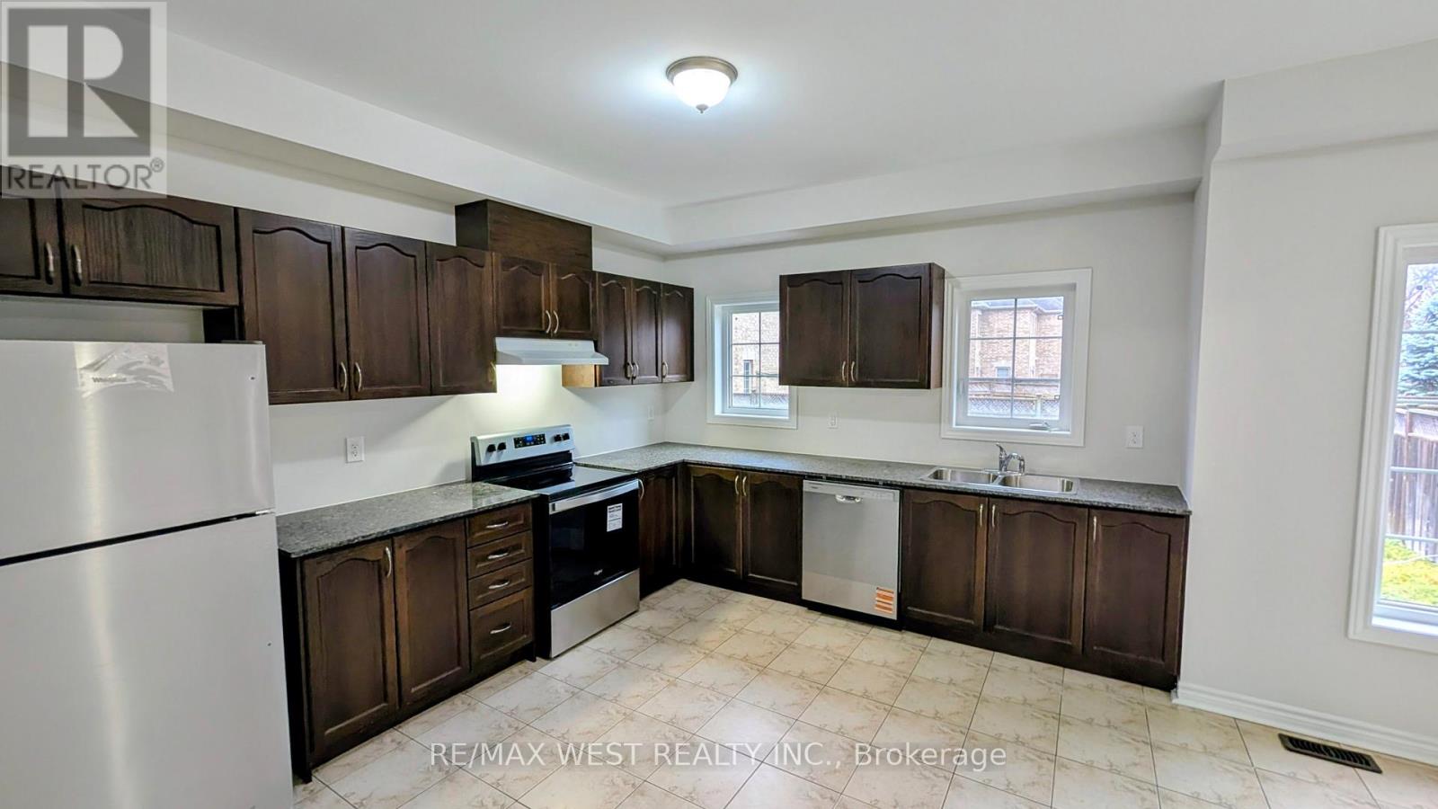 10 Moore's Court, Markham, Ontario  L6B 0V6 - Photo 6 - N12606206