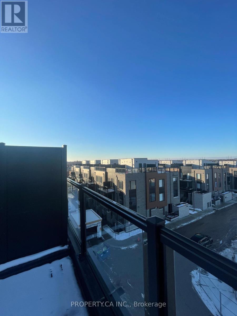 8 - 30 MARKDALE LANE, Markham, Ontario