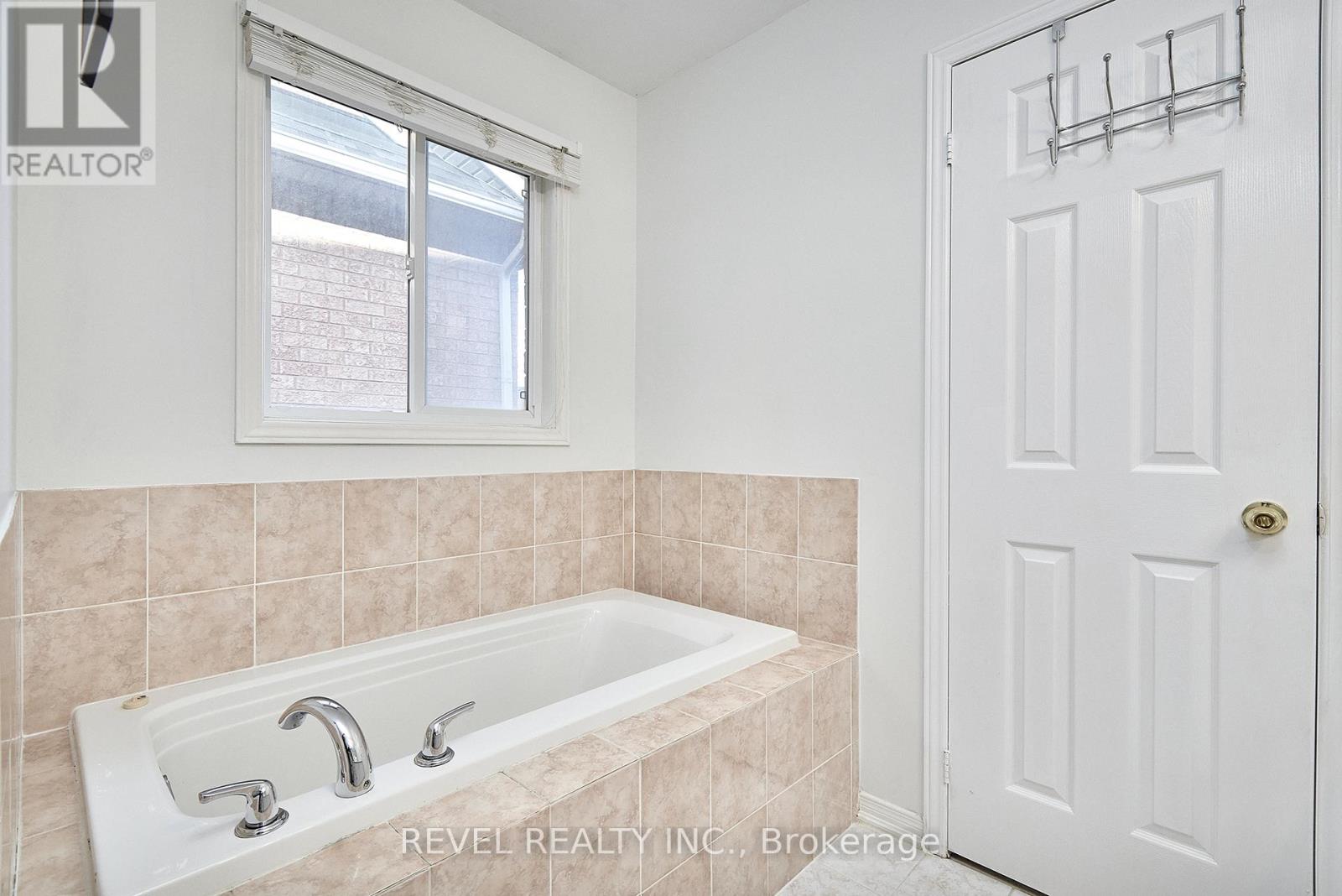 35 Manordale Crescent, Vaughan, Ontario  L4H 0T6 - Photo 18 - N12606264