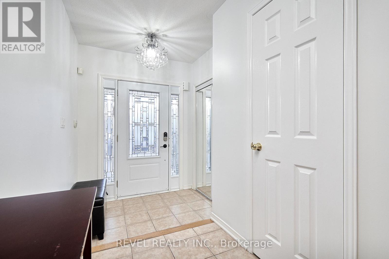 35 Manordale Crescent, Vaughan, Ontario  L4H 0T6 - Photo 2 - N12606264