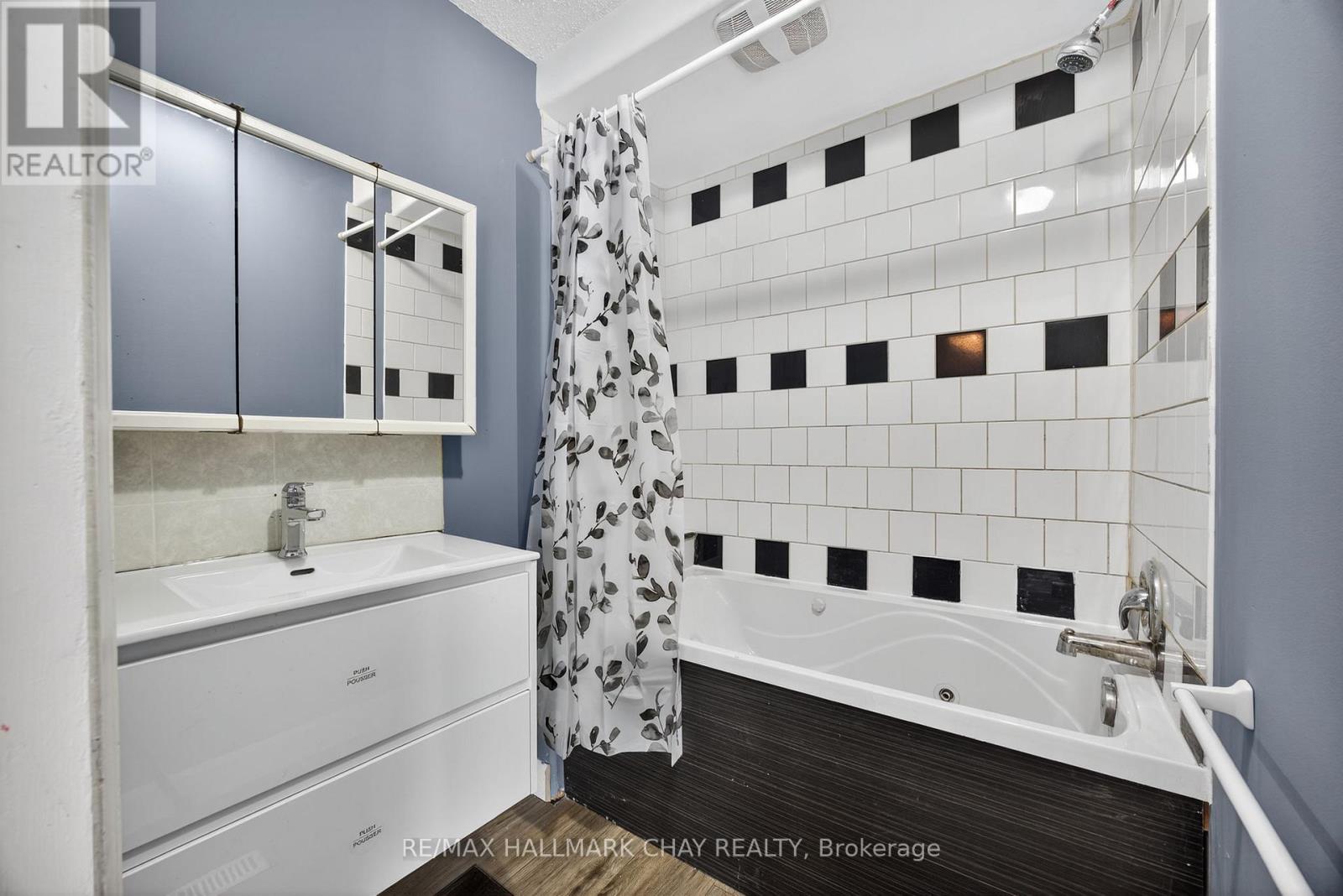 114 Burton Avenue, Barrie, Ontario  L4N 2R8 - Photo 8 - S12535816