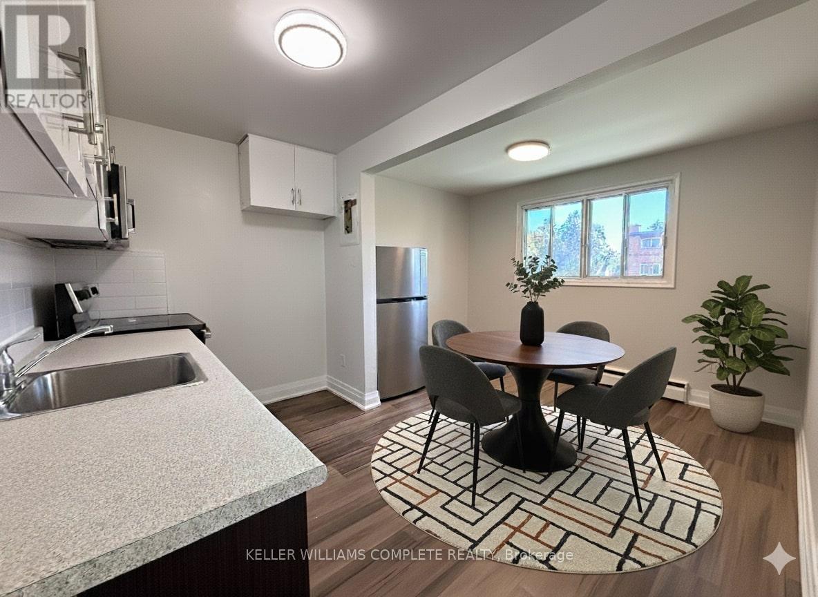 280 Lorne Avenue, Kitchener, Ontario N2M 3Y8 - Photo 2 - X12524216